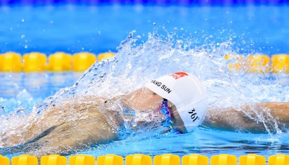 开云体育2026-凯尔特人打穿新疆队，英格拉姆在西甲国家德比接管比赛，全球篮球的平行宇宙与权力暗涌