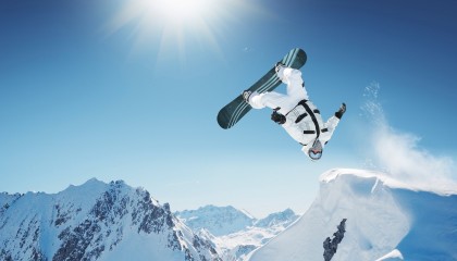 开云体育中国-丹佛高原的寂静王座，约基奇季后赛之夜与篮球哲学的无声革命