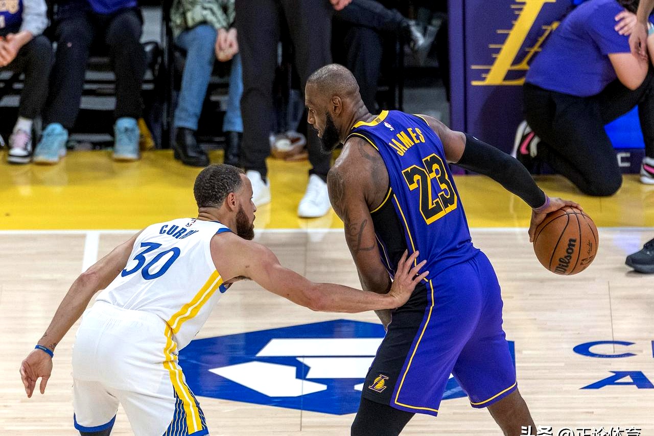 马刺完胜凯尔特人，约基奇扛起全队