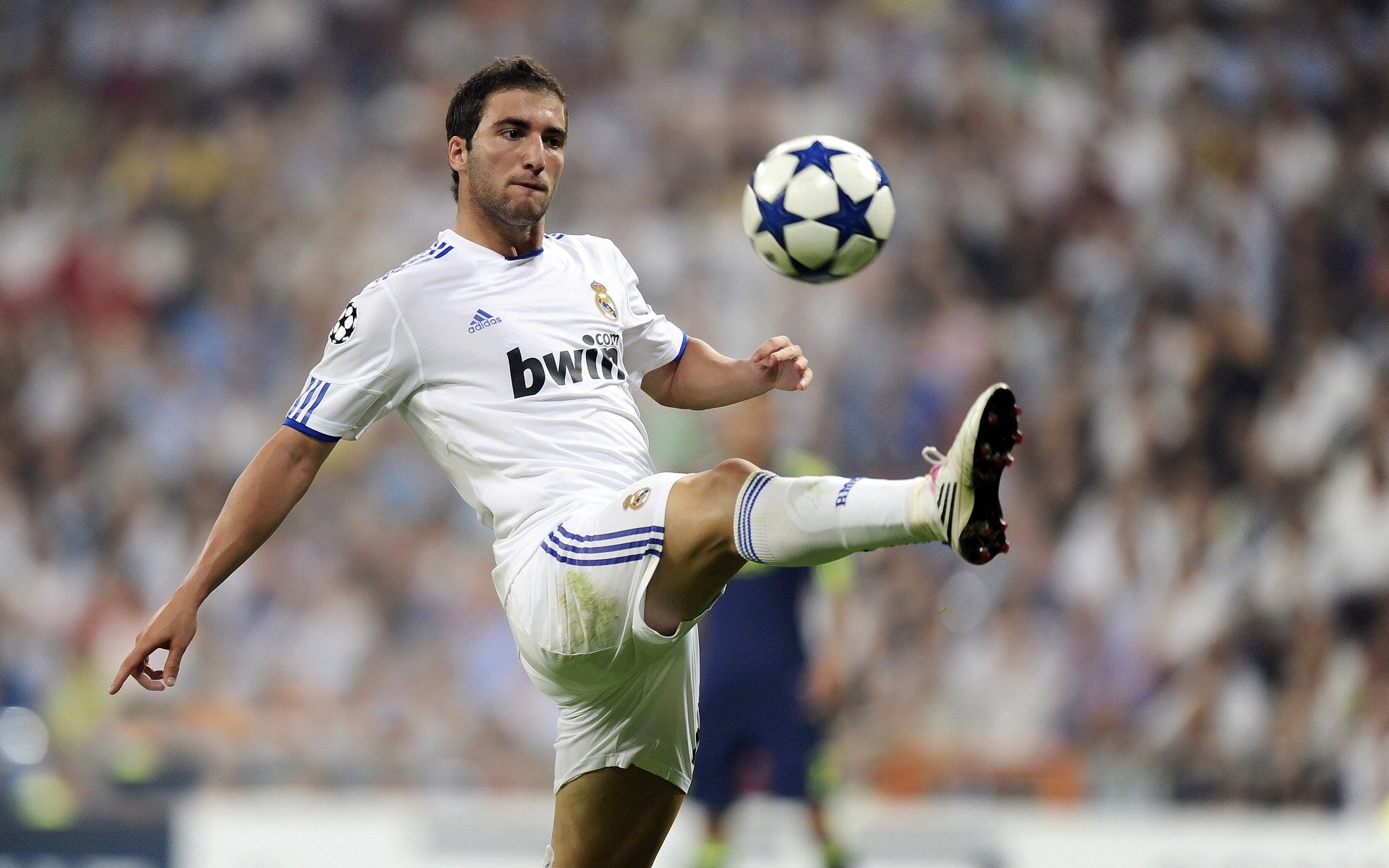 意甲焦点战之夜,霍勒迪数据全面爆炸,改写中场定义